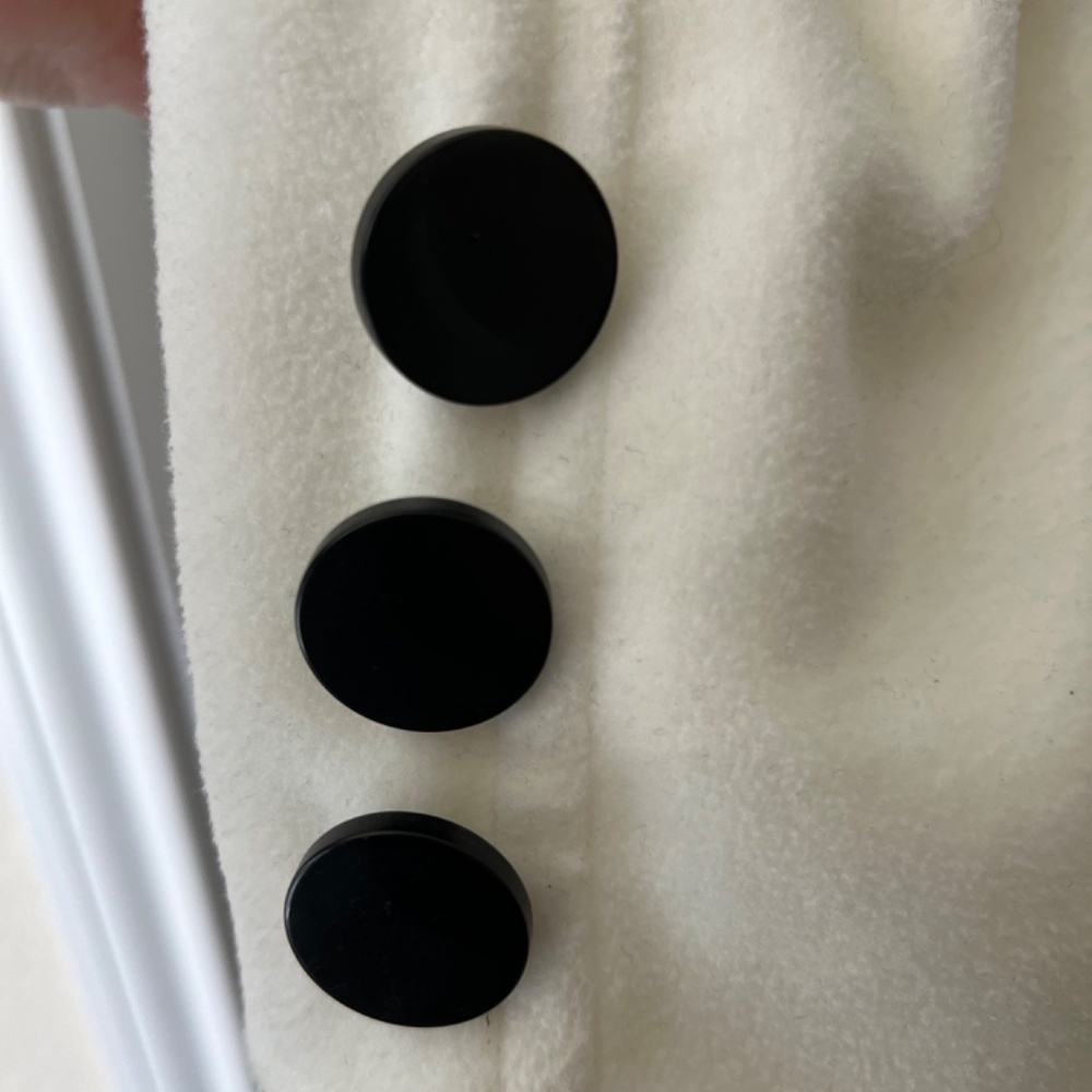 Coat - Picture 9 of 9